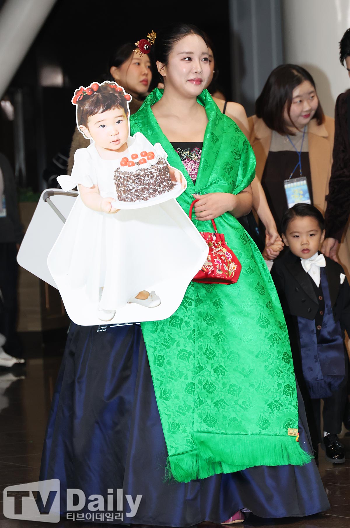 ƼºêÀ̵¥Àϸ® Æ÷Åä