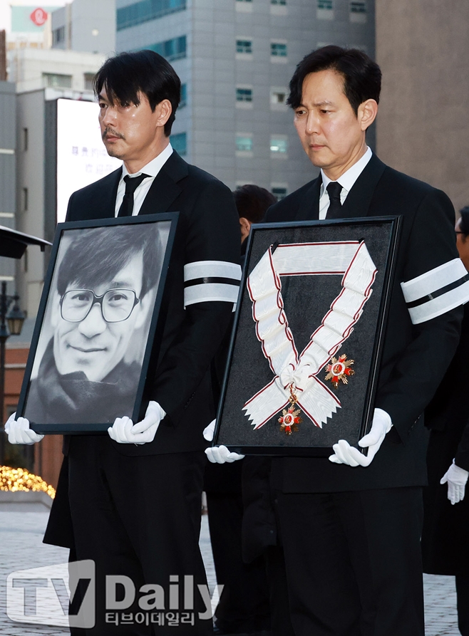 ͺ �ȼ��� ����Ŀ� ������ ���켺 ������