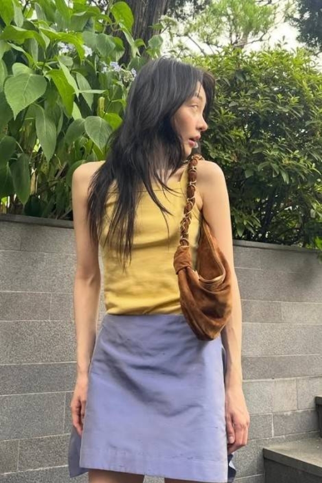 �����